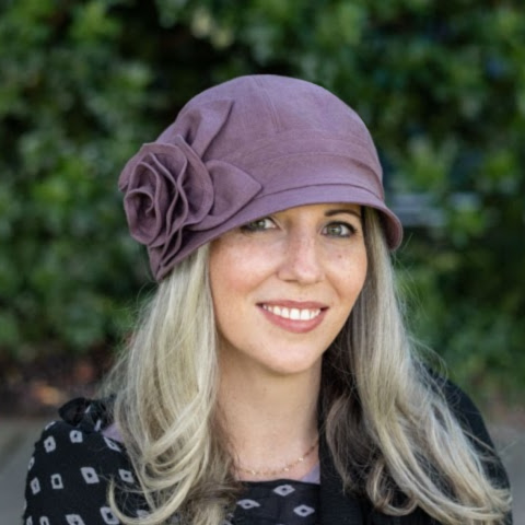 Flapper Style Hat in Grey Knitted 1930's Style Headwear for Women
